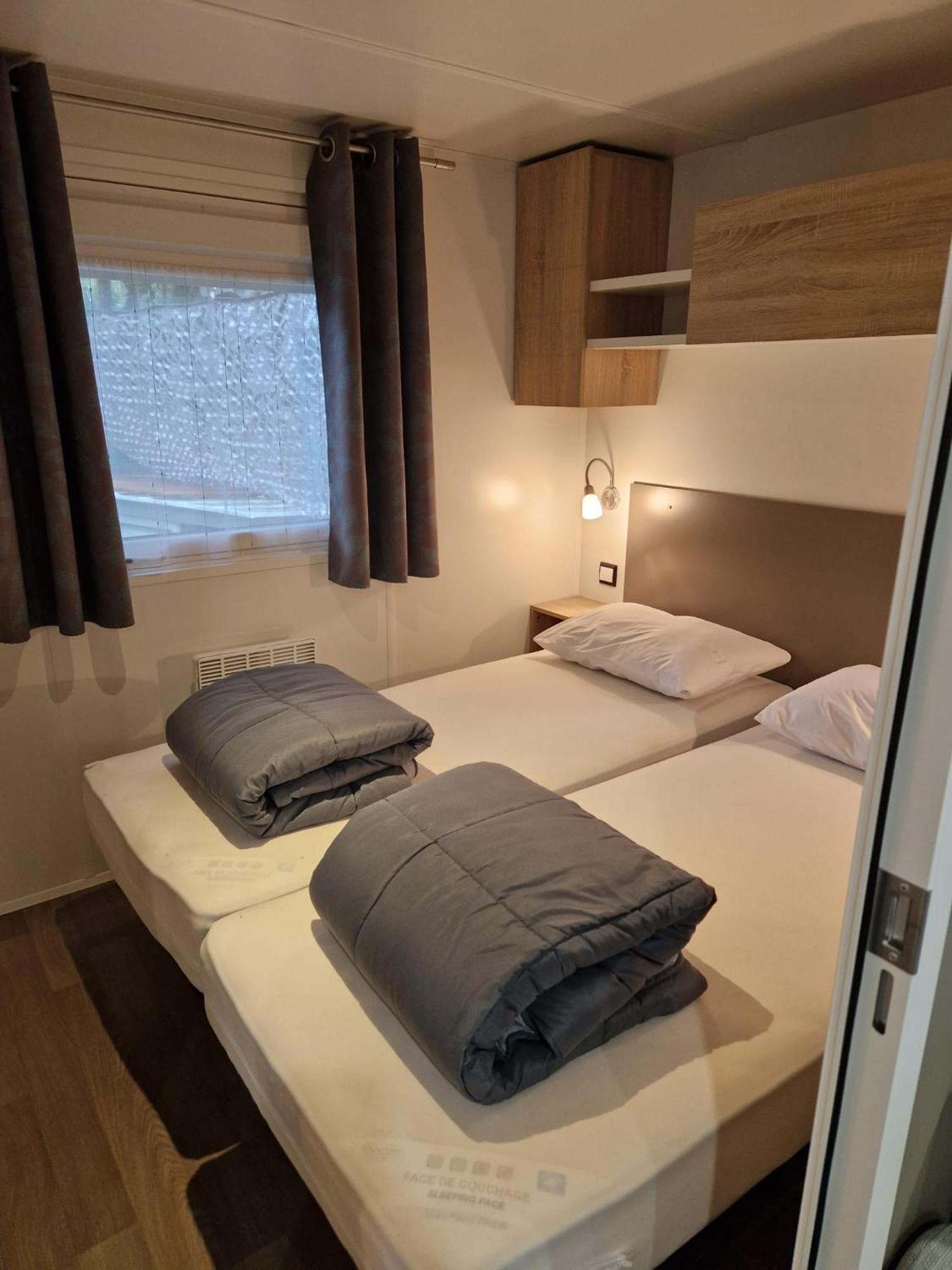 Mobil Home Tout Confort 3 Chambres Camping Les Pierres Couchees Сен-Бревен-ле-Пен Екстер'єр фото